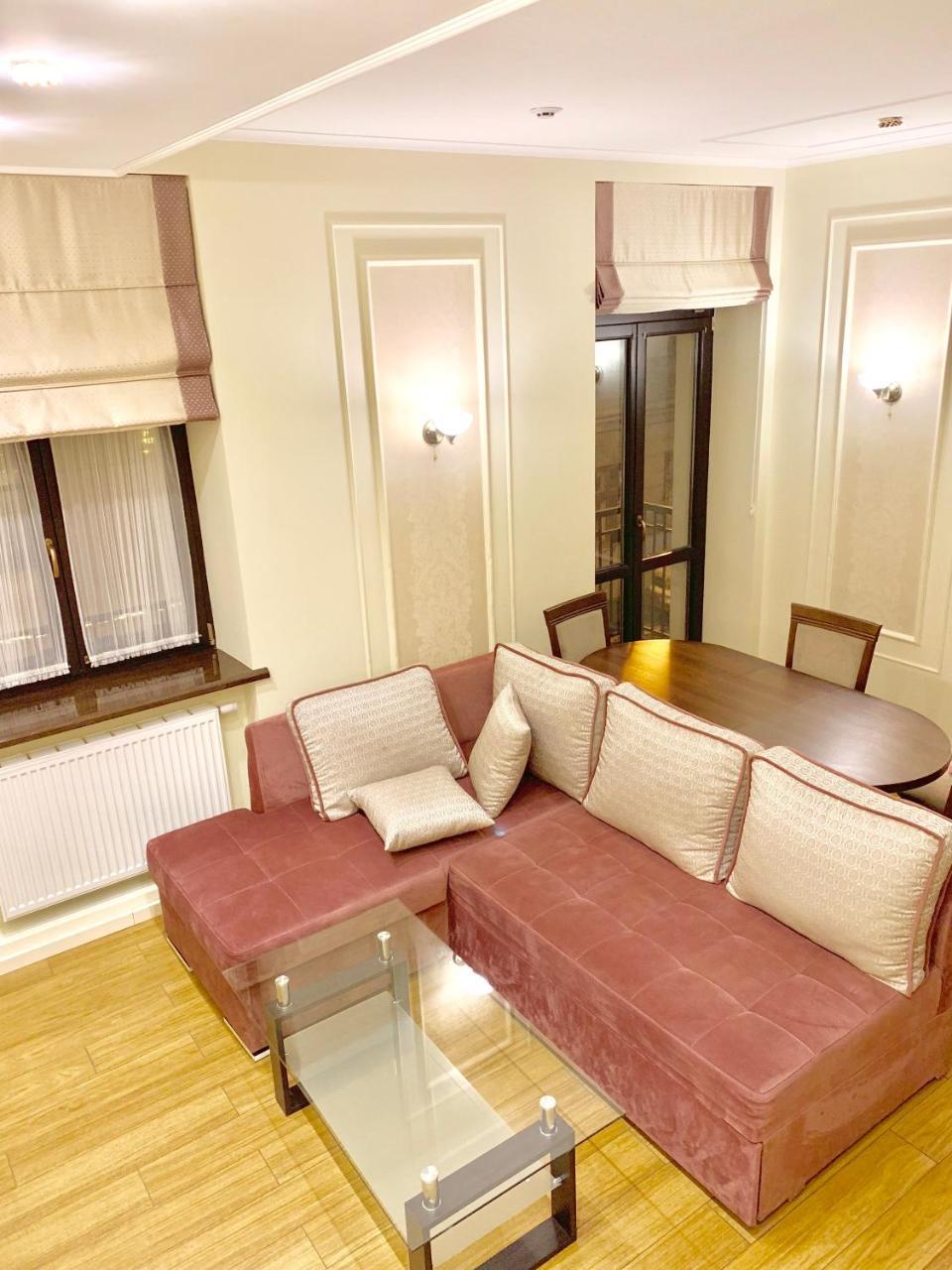 Two-Bedroom On Lesi Ukrainky Lviv Eksteriør billede